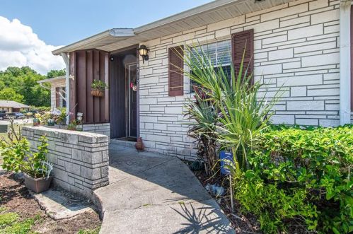 10312 Blue Field Ct, Thonotosassa FL  33592-3523 exterior