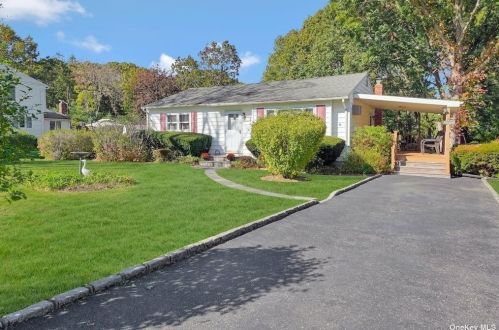 3 Rego Ave, South Setauket, NY 11720-3831