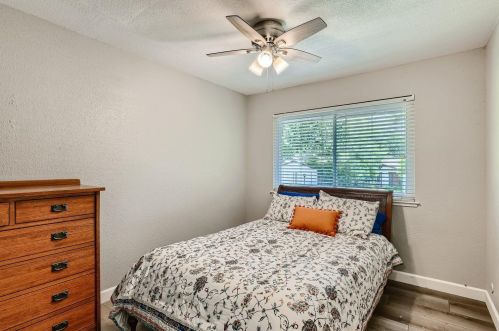 6732 Greenleaf Dr, Citrus Heights CA  95621-6353 exterior