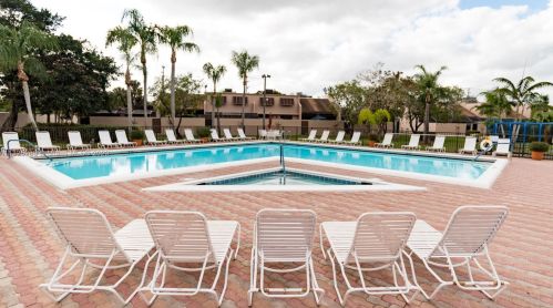 1239 122nd Ter, Hollywood FL  33026-3819 exterior