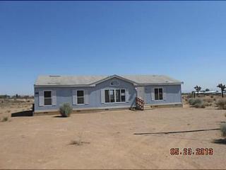7810 Sunset Rd, Phelan, CA 92371-9311