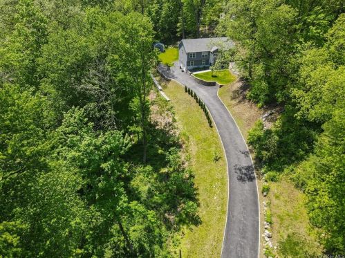 2475 Hunterbrook Rd, Yorktown Hgts, NY 10598-3508