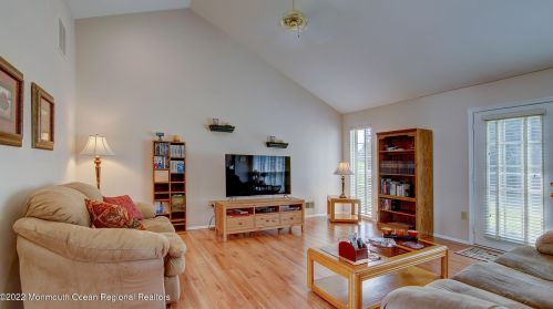 45 Pagoda Ln, East Freehold, NJ 07728-4157