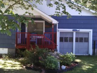 19 Lindberg Rd, Stonington, CT 06378-2731