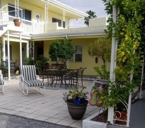95 144th Ave, Saint Petersburg, FL 33708-2175