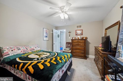 1039 Queen St, Pottstown PA  19464-5827 exterior