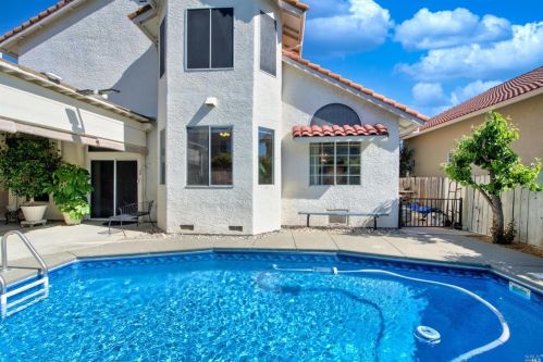 272 Sparrow St, Vacaville CA  95687-7225 exterior