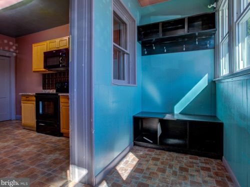 737 28th St, Harrisburg PA 17111-1127 exterior