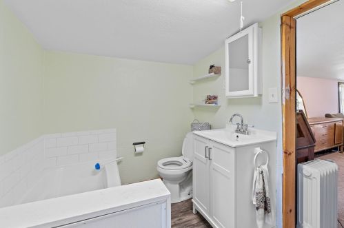 1806 Freeport Rd, New Kensington PA  15068-4004 exterior