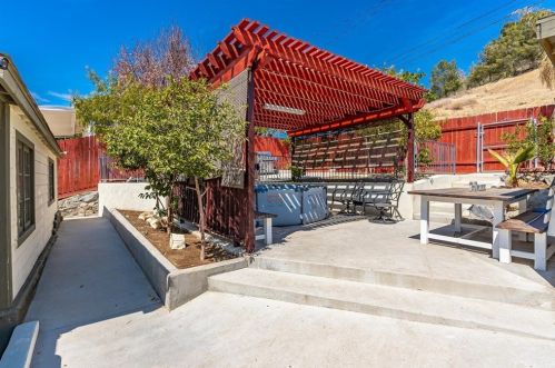 282 Hill St, Lake Elsinore CA  92530-3926 exterior