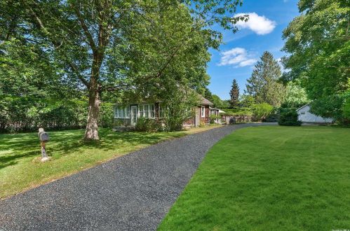 68 Accabonac Rd, East Hampton, NY 11937-2665