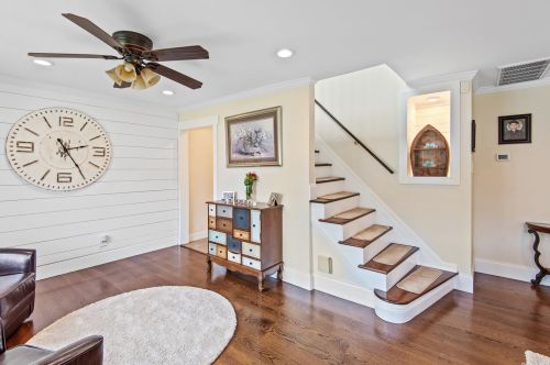 49 Roderick Rd, West Islip NY  11795-2632 exterior