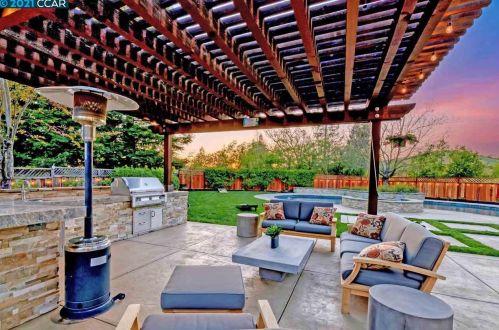 3902 Cottonwood Dr, Danville, CA 94506-6031