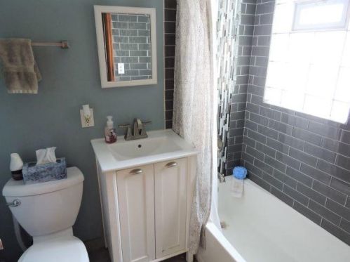 2225 107, Milwaukee WI 53226-2321 exterior