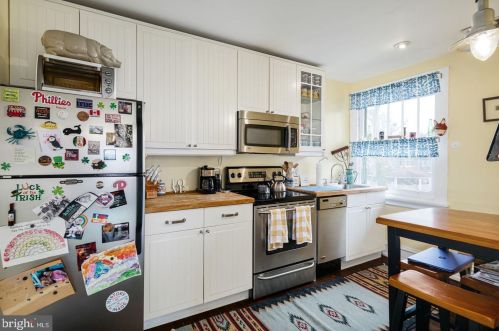 7317 Bryan St, Philadelphia PA 19119-1634 exterior