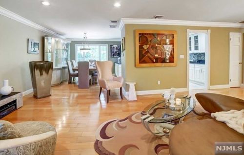 550 Franklin Ave, Franklin Lakes NJ  07417-2512 exterior