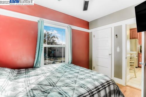 2708 Humboldt Ave, Oakland CA  94602-3635 exterior