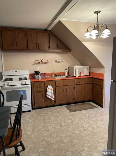 171 Main St, Outwater NJ  07026-2549 exterior