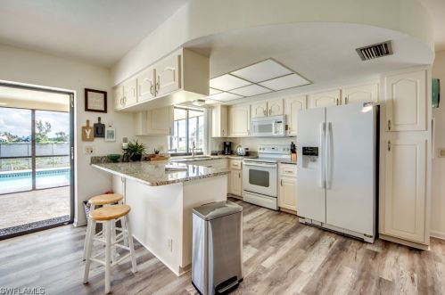 1415 38th St, Cape Coral, FL 33914-5639