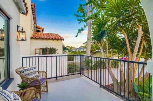 3124 Dumas St, San Diego CA 92106-1318 exterior