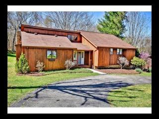 185 Picadilly Ln, Johnson City, TN 37615-3235