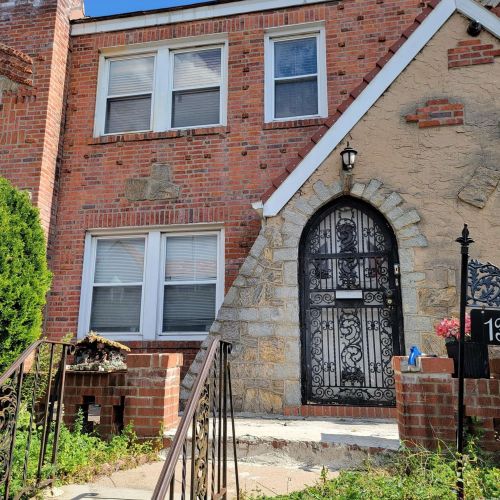 131-67 226th St, Jamaica, NY 11413-1318