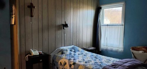 4 Fairfax Rd, Fishkill NY  12524-1413 exterior