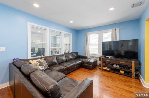 44 South St, Ridgefield Park NJ  07660-2222 exterior