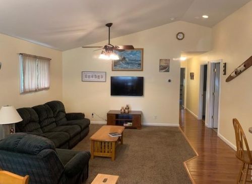 5068 Grant St, Bass Lake, IN 46534-9539