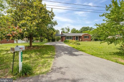 1026 Conway Rd, Fredericksburg, VA 22405-2110