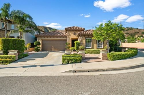 7483 Villanueva Dr, Orange, CA 92867-6425