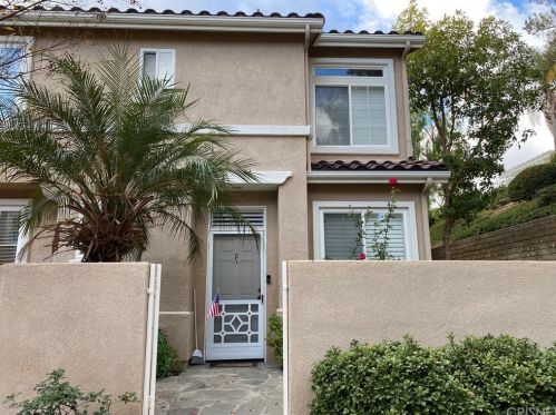 25745 Perlman Pl, Santa Clarita, CA 91381-2353