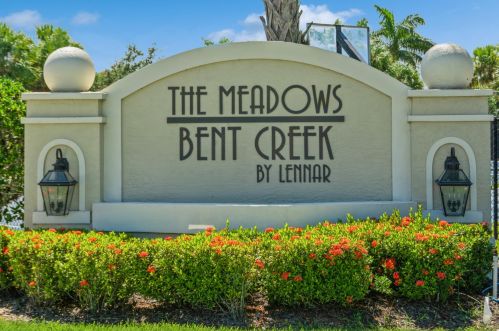 898 Bent Creek Dr, Fort Pierce, FL 34947-1326