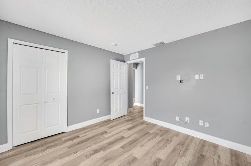 7836 104 Ave, Vero Beach FL 32967-3660 exterior