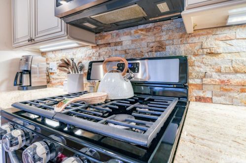 12 Nicholas Dr, Old Bridge NJ  08857-1558 exterior