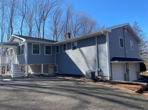 81 Birchwood Dr, Northford, CT 06472-1656