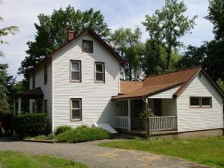 67 Laurel Hill Rd, Brookfield Center, CT 06804-1729