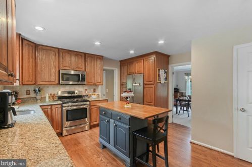 100 Brook Meadow Cir, Shrewsbury PA  17361-1236 exterior