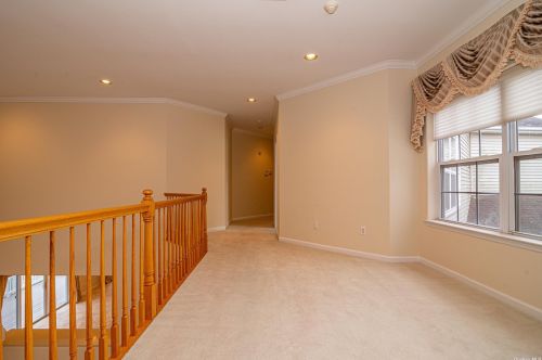 24 Hamlet Dr, Mount Sinai NY  11766-3002 exterior