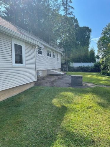 7 Steere Dr, Providence, RI 02919-2925