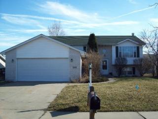 1209 Capitol Dr, Hobart, IN 46342-6212