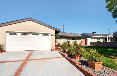 10242 Lorraine Ln, Cypress, CA 90630-4533