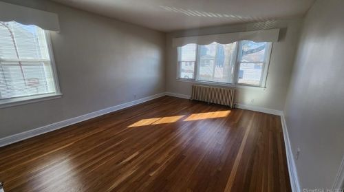 178 Bishop Ave, Bridgeport CT  06610-2542 exterior