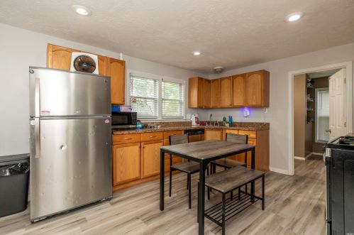 815 Liberty Dr, Mishawaka IN  46545-5905 exterior