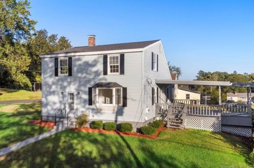 25 Bonville Dr, Uncasville, CT 06382-2329