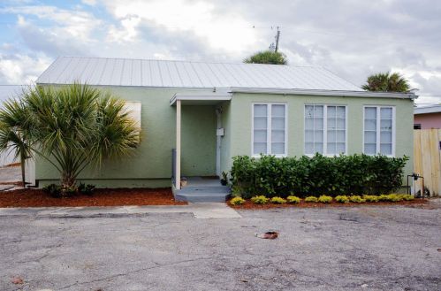 612 58th St, West Palm Beach, FL 33407-2522
