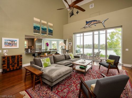 5690 Pne Tree Dr, Sanibel FL 33957-2304 exterior