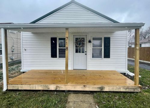 718 Eastern Ave, Washington Ch, OH 43160-1556