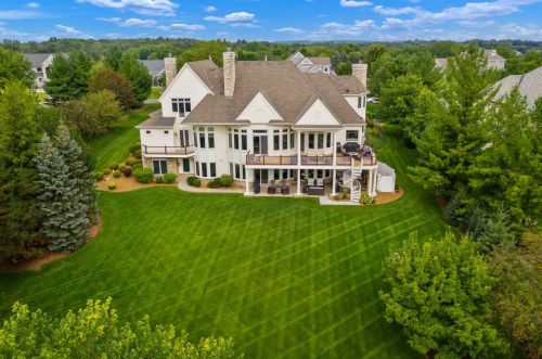 247 Legend Heights Ct, Wales, WI 53183-9537