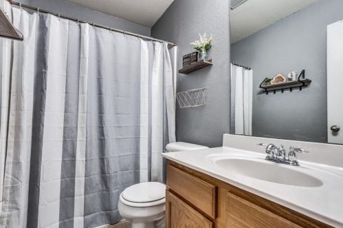 109 Toma Hawk Dr, Greenville TX 75402-2802 exterior